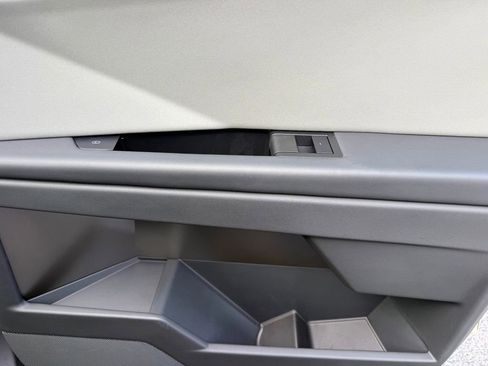 Used 2025 Tesla Cybertruck AWD Crew Cab image 33