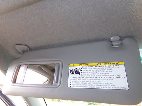 Used 2004 Toyota Highlander Limited AWD/4WD image 41