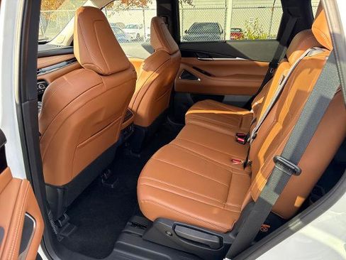 Certified 2025 INFINITI QX60 Sensory image 25