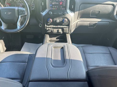 Used 2021 Chevrolet Silverado 1500 LT Trail Boss w/ Convenience Package II AWD/4WD image 31