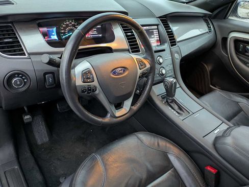 Used 2013 Ford Taurus SEL image 2