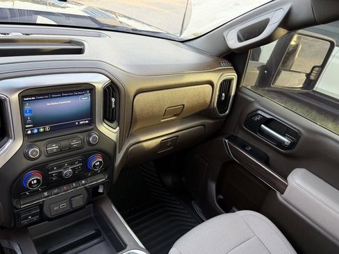 Certified 2022 Chevrolet Silverado 3500 LT w/ Convenience Package AWD/4WD image 15