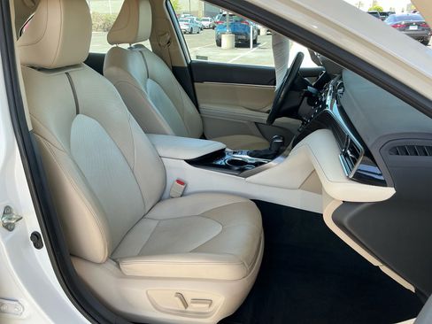 Used 2020 Toyota Camry XLE w/ Driver Assist Package FWD image 19