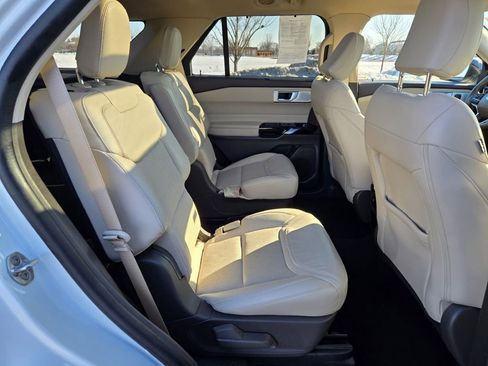Used 2021 Ford Explorer Platinum w/ Equipment Group 601A image 13