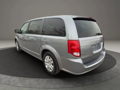 Used 2018 Dodge Grand Caravan SE image 7