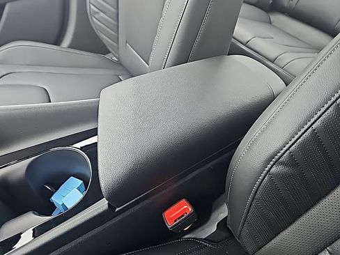 New 2026 Hyundai Elantra Limited FWD image 24