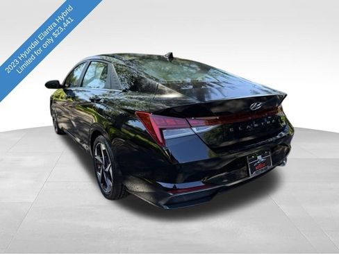 Used 2023 Hyundai Elantra Limited FWD image 2