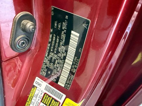 Used 2018 Toyota Sienna L image 32