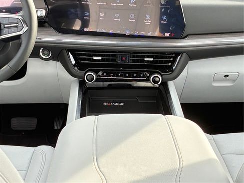 New 2025 Chevrolet Suburban Premier image 20