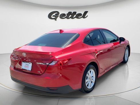 Used 2025 Toyota Camry LE w/ Convenience Package FWD image 5