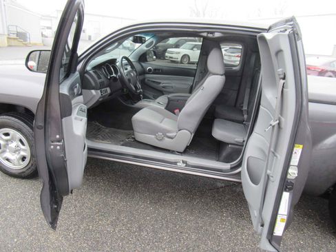 Used 2012 Toyota Tacoma 2WD Access Cab w/ SR5 Pkg image 16