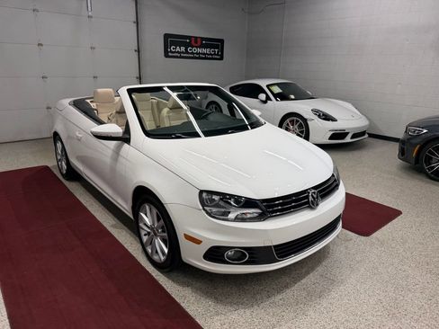 Used 2013 Volkswagen Eos Komfort FWD image 8