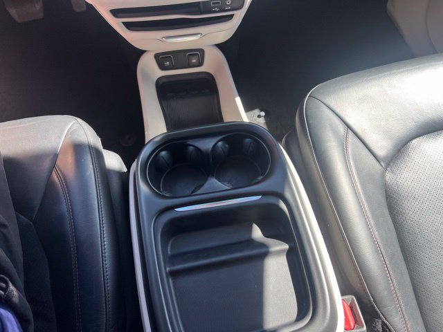 Used 2020 Chrysler Pacifica Touring-L FWD image 9