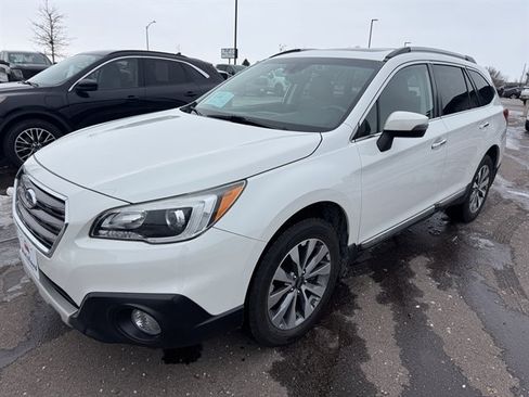 Used 2017 Subaru Outback 3.6R Touring image 1