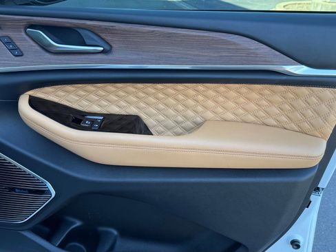 Used 2022 Jeep Grand Cherokee Summit image 12