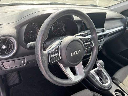 Certified 2022 Kia Forte Sedan FWD image 7