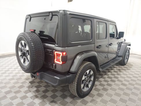 Used 2023 Jeep Wrangler Unlimited Sahara w/ LED Lighting Group AWD/4WD image 3