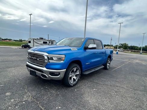 Used 2023 RAM 1500 Laramie AWD/4WD image 2