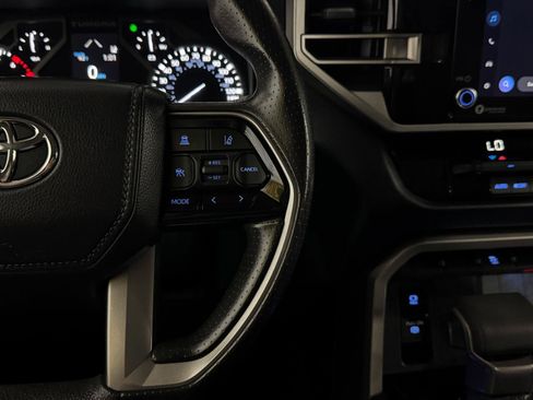 Used 2022 Toyota Tundra SR5 AWD/4WD image 23