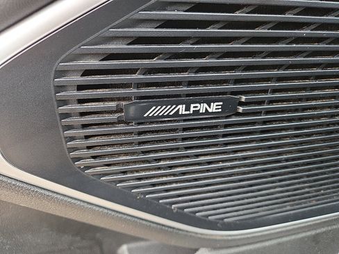 Used 2022 Jeep Wagoneer Series II w/ Premium Group I AWD/4WD image 10