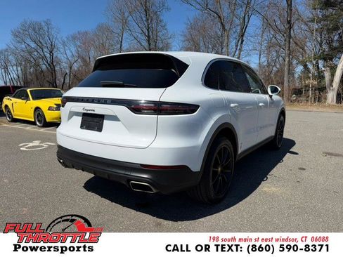 Used 2021 Porsche Cayenne AWD/4WD image 12