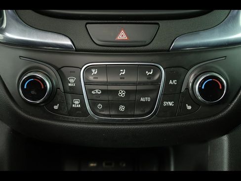 Used 2020 Chevrolet Equinox LT w/ Driver Convenience Package image 25