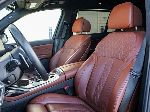 Used 2025 BMW X7 M60i image 18