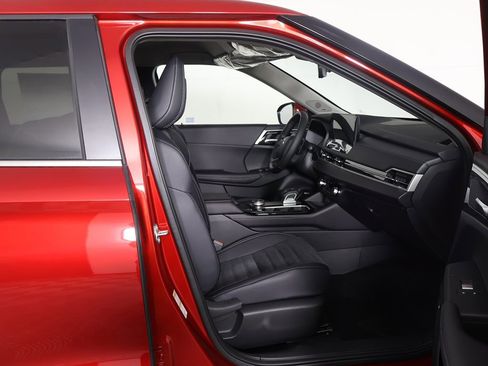 New 2026 Mitsubishi Outlander SE image 30