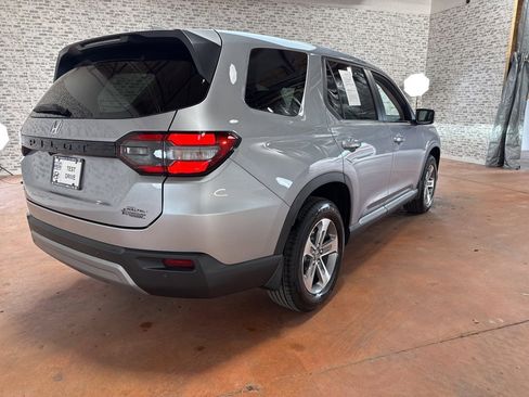 Used 2025 Honda Pilot EX-L image 7