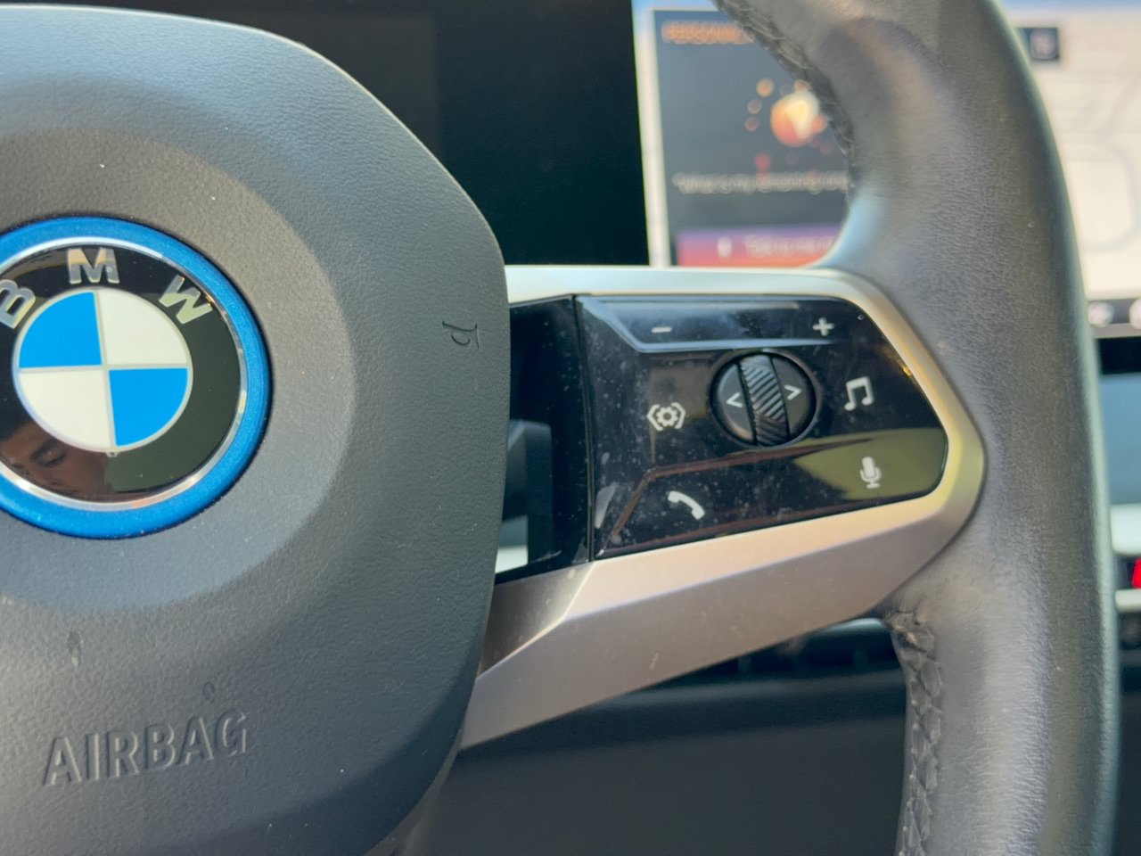 Used 2024 BMW iX xDrive50 w/ Premium Package AWD/4WD image 19