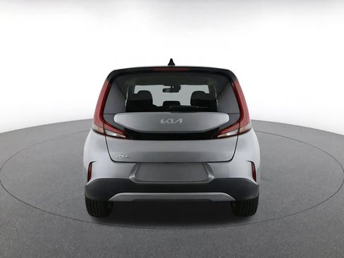 Used 2025 Kia Soul LX w/ LX Technology Package FWD image 7