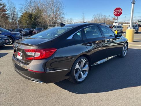 Used 2018 Honda Accord Touring image 5