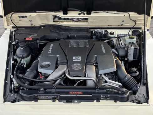 Used 2015 Mercedes-Benz G 63 AMG 4MATIC image 32