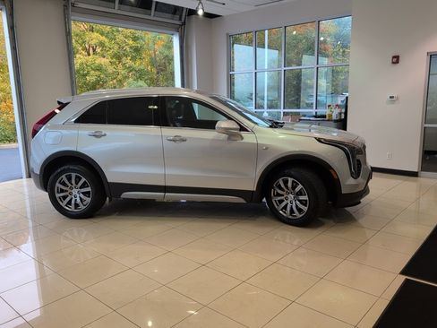 Used 2019 Cadillac XT4 Premium Luxury w/ Technology Package image 6