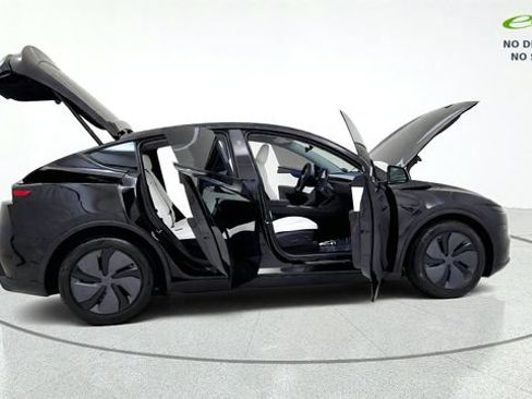 Used 2026 Tesla Model Y 2WD image 20