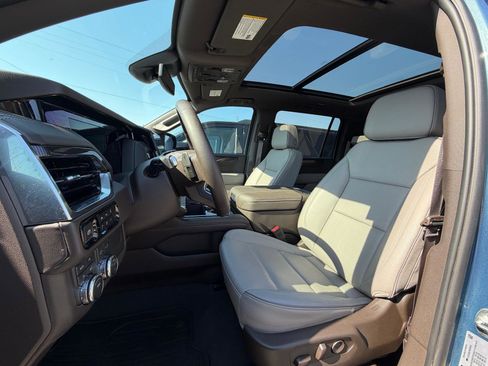 Used 2025 GMC Yukon XL Elevation image 7