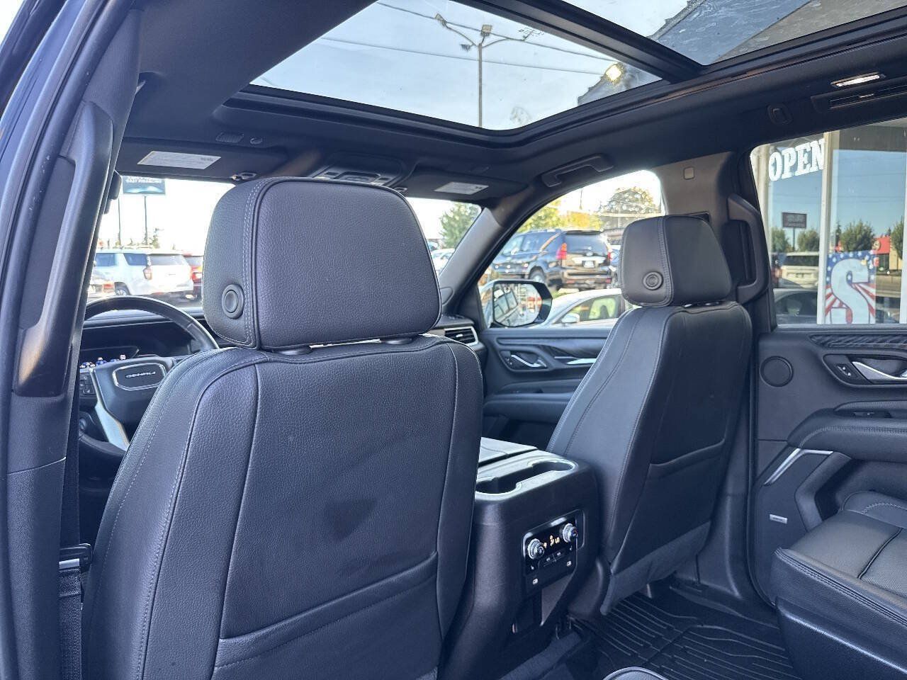 Used 2021 GMC Yukon Denali AWD/4WD image 31