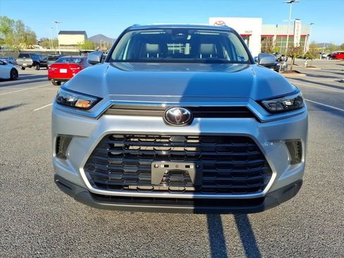 Certified 2025 Toyota Grand Highlander AWD image 10