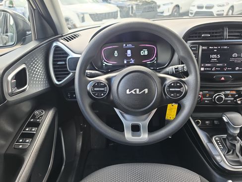 Certified 2023 Kia Soul LX FWD image 13