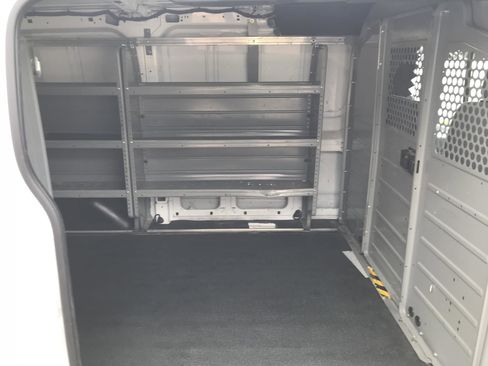 Used 2017 Ford Transit 150 RWD image 20