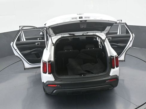 Used 2021 Kia Sorento LX image 56