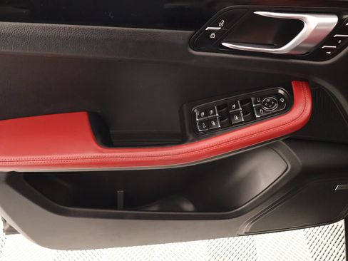 Used 2022 Porsche Macan AWD/4WD image 17