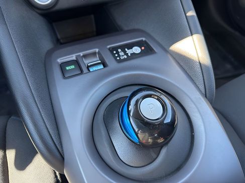 Used 2023 Nissan Leaf S image 15