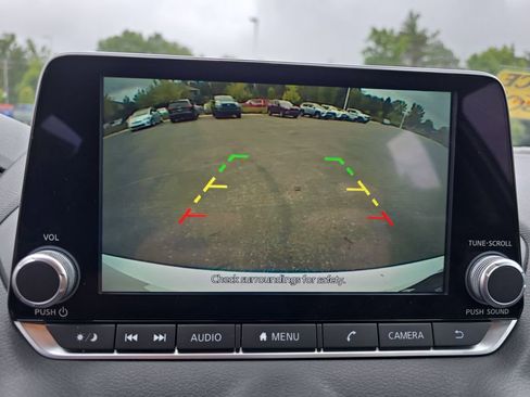 Used 2022 Nissan Sentra SV image 25