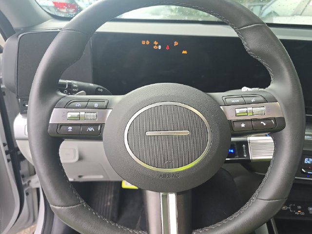 Used 2025 Hyundai Kona Limited AWD/4WD image 11