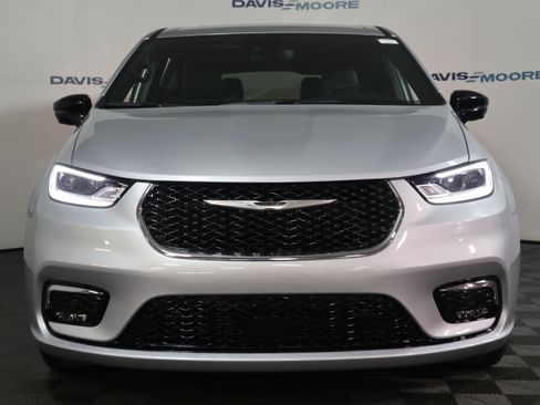 New 2026 Chrysler Pacifica Select image 13