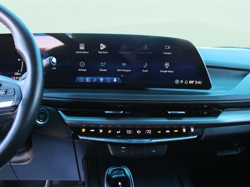 Used 2025 Cadillac XT4 Premium Luxury image 16