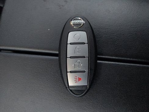 Used 2021 Nissan Rogue SV FWD image 32