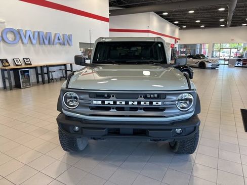 Used 2024 Ford Bronco Big Bend w/ Sasquatch Package AWD/4WD image 3