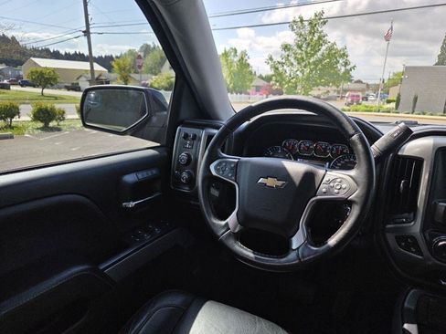 Used 2018 Chevrolet Silverado 1500 LTZ Z71 w/ Redline Edition AWD/4WD image 11